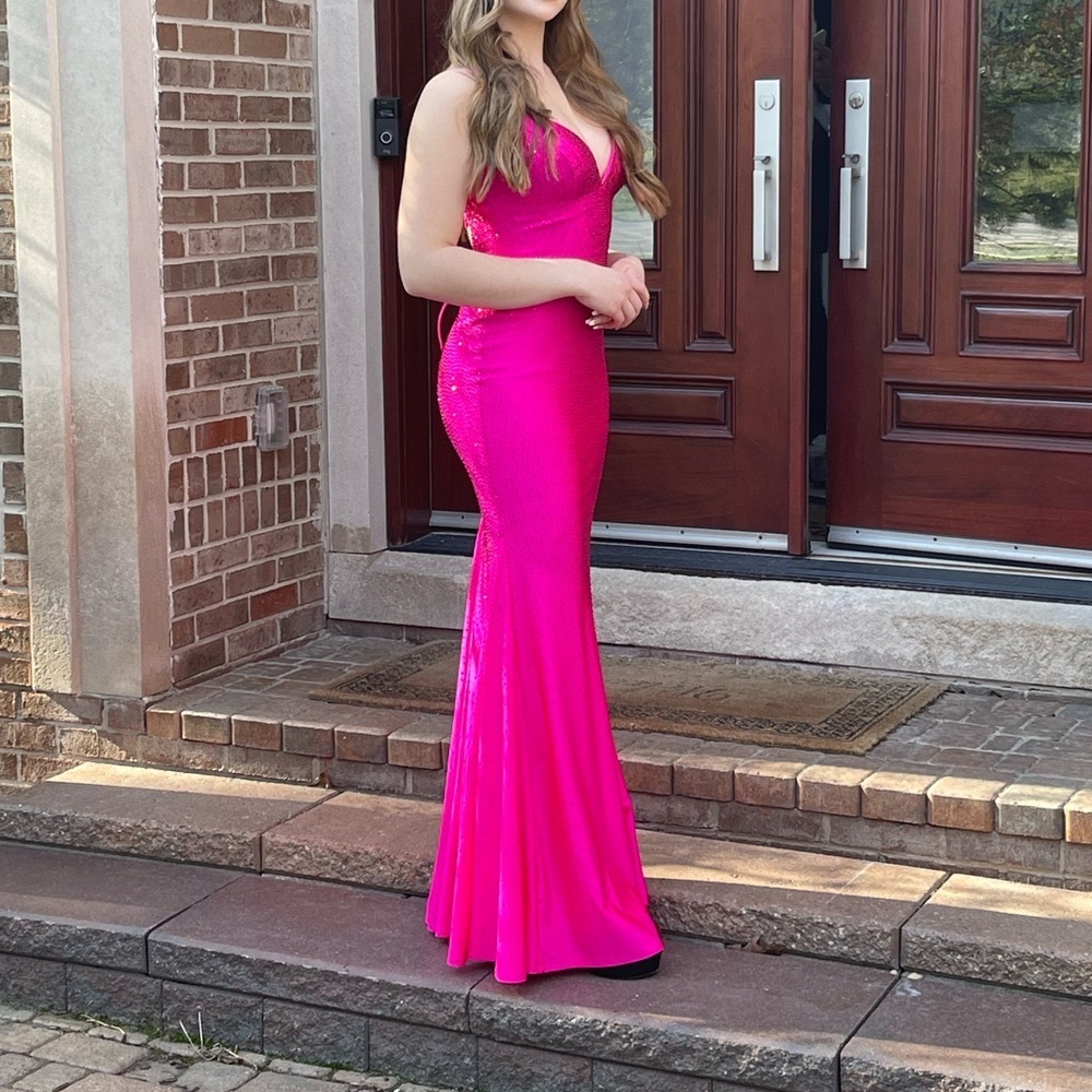 Gorgeous Fuchsia Prom dress, by Sherri Hill very sparkly